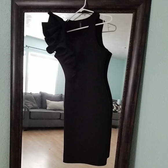 Dress - Picture 4 of 8